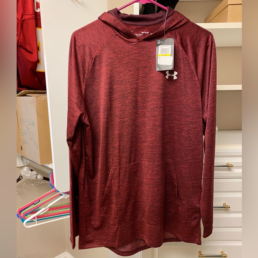 NWT Men’s Under Armour long sleeve workout shirt